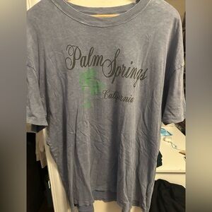 American Eagle women’s lightweight blue tee.